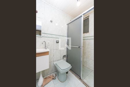 Banheiro de apartamento à venda com 2 quartos, 52m² em Medianeira, Porto Alegre