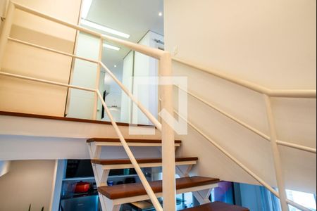 Apartamento à venda com 77m², 1 quarto e 2 vagasEscada