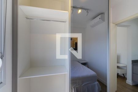 Apartamento para alugar com 36m², 1 quarto e 1 vagaQuarto - Armários
