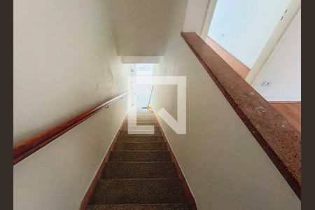 Sala - Escadas de casa para alugar com 3 quartos, 90m² em Barra Funda, São Paulo