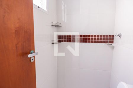 Casa de condomínio para alugar com 60m², 2 quartos e 1 vaga Casa de condomínio para alugar com 60m², 2 quartos e 1 vagaBanheiro da Suíte 2