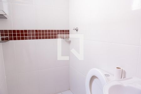 Casa de condomínio para alugar com 60m², 2 quartos e 1 vaga Casa de condomínio para alugar com 60m², 2 quartos e 1 vagaBanheiro da Suíte 2