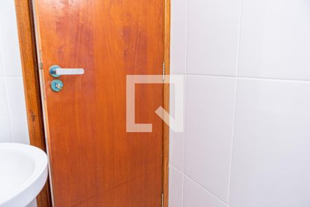 Casa de condomínio para alugar com 60m², 2 quartos e 1 vaga Casa de condomínio para alugar com 60m², 2 quartos e 1 vagaBanheiro da Suíte 2