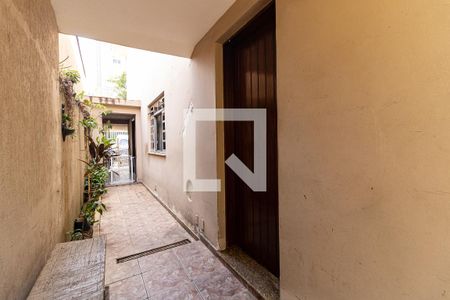 Casa à venda com 180m², 3 quartos e 2 vagasCorredor Lateral