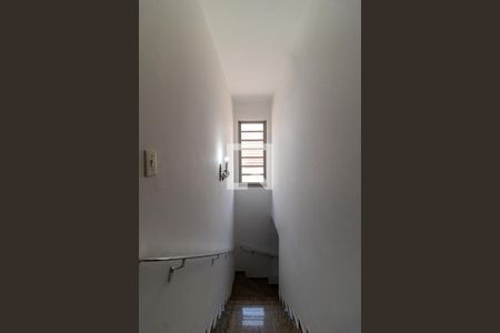 Casa à venda com 180m², 3 quartos e 2 vagasEscada