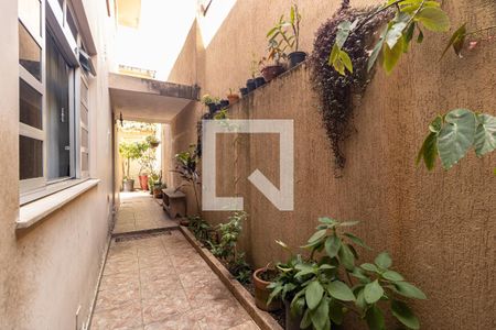 Casa à venda com 180m², 3 quartos e 2 vagasCorredor Lateral