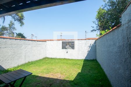 Casa de condomínio para alugar com 86m², 2 quartos e 1 vagaQuintal