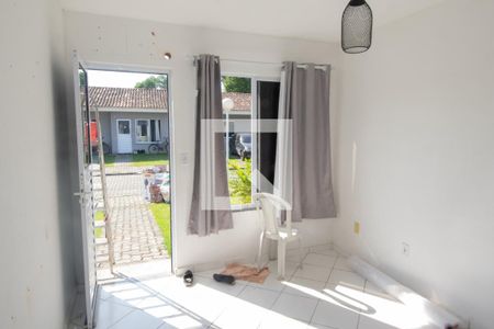 Sala de casa de condomínio para alugar com 2 quartos, 86m² em Chácaras Arcampo, Duque de Caxias