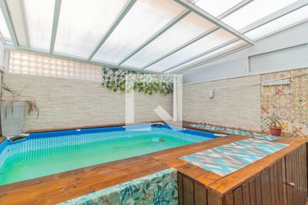 Casa de condomínio à venda com 140m², 3 quartos e 2 vagas Casa de condomínio à venda com 140m², 3 quartos e 2 vagasPiscina