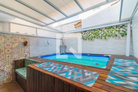 Casa de condomínio à venda com 140m², 3 quartos e 2 vagas Casa de condomínio à venda com 140m², 3 quartos e 2 vagasPiscina