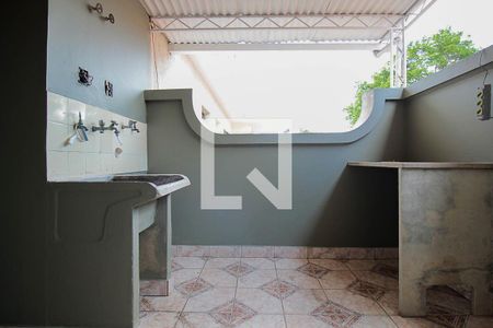 Casa à venda com 289m², 5 quartos e 7 vagasLavanderia