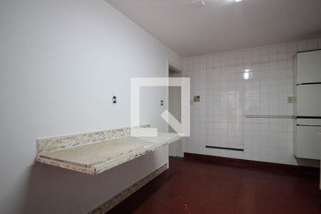 Casa à venda com 289m², 5 quartos e 7 vagasCozinha da Casa 2