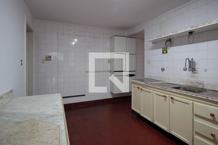 Casa à venda com 289m², 5 quartos e 7 vagasCozinha da Casa 2