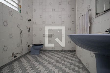 Casa à venda com 289m², 5 quartos e 7 vagasBanheiro da Suíte