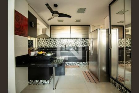 Apartamento à venda com 214m², 4 quartos e 4 vagasFoto 04