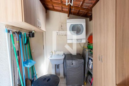 Casa à venda com 120m², 2 quartos e 2 vagas Casa à venda com 120m², 2 quartos e 2 vagasLavanderia