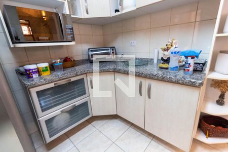 Casa à venda com 120m², 2 quartos e 2 vagas Casa à venda com 120m², 2 quartos e 2 vagasCozinha - Armários