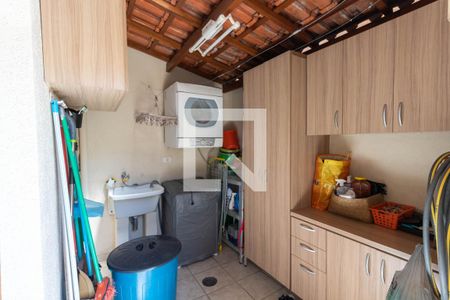 Casa à venda com 120m², 2 quartos e 2 vagas Casa à venda com 120m², 2 quartos e 2 vagasLavanderia