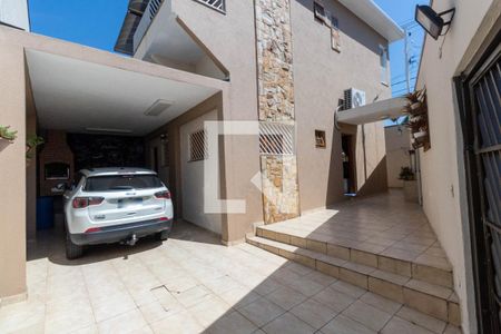 Casa à venda com 120m², 2 quartos e 2 vagas Casa à venda com 120m², 2 quartos e 2 vagasGaragem