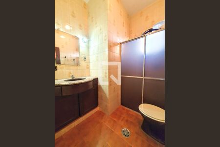 Banheiro quarto 1 de casa à venda com 6 quartos, 356m² em Concórdia, Belo Horizonte