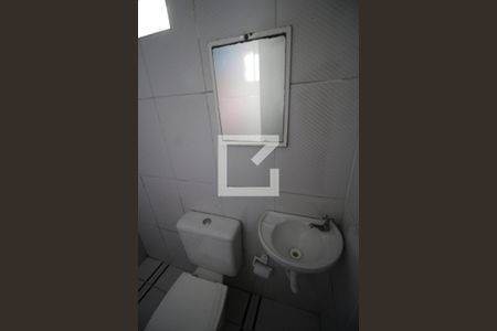 Banheiro de casa para alugar com 1 quarto, 35m² em Jardim Arpoador, São Paulo