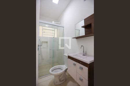 Banheiro de kitnet/studio para alugar com 1 quarto, 35m² em Parque São George, Cotia