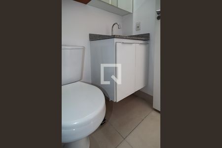Banheiro de apartamento para alugar com 1 quarto, 24m² em Bela Vista, São Paulo
