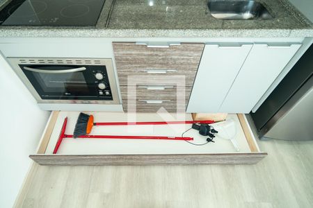 Sala / Cozinha de apartamento para alugar com 1 quarto, 24m² em Bela Vista, São Paulo