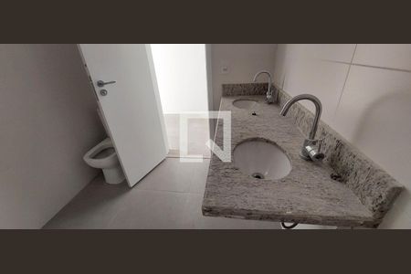 Apartamento à venda com 130m², 3 quartos e 4 vagasBanheiro Quarto 1 suíte