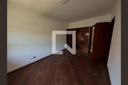 Casa à venda com 473m², 4 quartos e 8 vagas Casa à venda com 473m², 4 quartos e 8 vagasQuarto 2