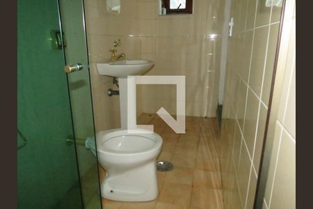 Casa à venda com 473m², 4 quartos e 8 vagasBanheiro 