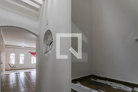 Dispensa de casa para alugar com 3 quartos, 360m² em Vila Oliveira, Mogi das Cruzes