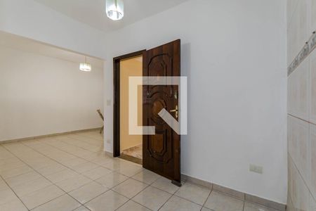 Entrada de casa para alugar com 2 quartos, 300m² em Vila Oliveira, Mogi das Cruzes