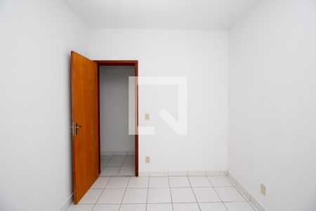Quarto 1 de apartamento para alugar com 2 quartos, 51m² em Horto Florestal, Belo Horizonte