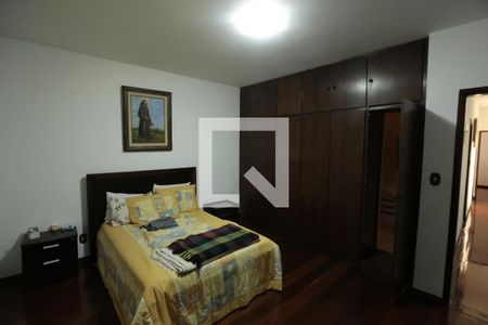 Casa à venda com 200m², 3 quartos e 2 vagasQuarto 3 - Suíte