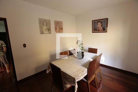 Sala de casa à venda com 3 quartos, 200m² em Barreiro, Belo Horizonte