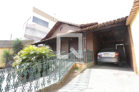 Casa à venda com 200m², 3 quartos e 2 vagasÁrea externa