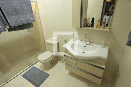 Casa à venda com 200m², 3 quartos e 2 vagasBanheiro da Suíte