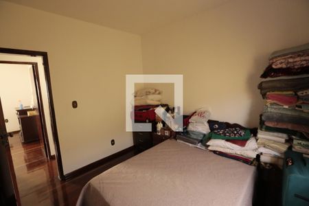 Quarto 2 de casa à venda com 3 quartos, 200m² em Barreiro, Belo Horizonte