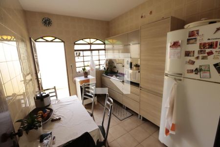 Casa à venda com 200m², 3 quartos e 2 vagasCozinha
