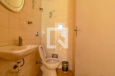 Casa à venda com 249m², 3 quartos e 4 vagas Casa à venda com 249m², 3 quartos e 4 vagasBanheiro de Serviço