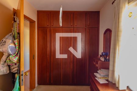 Casa à venda com 249m², 3 quartos e 4 vagas Casa à venda com 249m², 3 quartos e 4 vagasQuarto 3