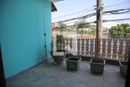 varanda de casa à venda com 4 quartos, 100m² em Vila Osasco, Osasco