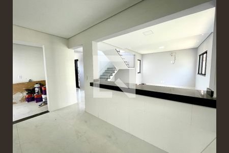 Casa de condomínio à venda com 190m², 3 quartos e 2 vagas Casa de condomínio à venda com 190m², 3 quartos e 2 vagasCozinha