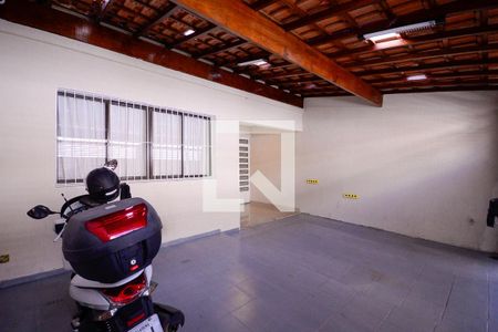 Casa à venda com 190m², 3 quartos e 5 vagas Casa à venda com 190m², 3 quartos e 5 vagasGaragem
