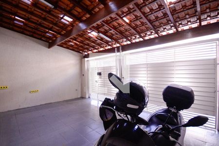 Casa à venda com 190m², 3 quartos e 5 vagas Casa à venda com 190m², 3 quartos e 5 vagasGaragem