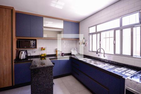 Casa à venda com 190m², 3 quartos e 5 vagas Casa à venda com 190m², 3 quartos e 5 vagasCozinha