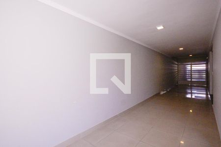 Casa à venda com 190m², 3 quartos e 5 vagas Casa à venda com 190m², 3 quartos e 5 vagasCorredor de Entrada