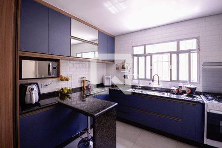 Casa à venda com 190m², 3 quartos e 5 vagas Casa à venda com 190m², 3 quartos e 5 vagasCozinha