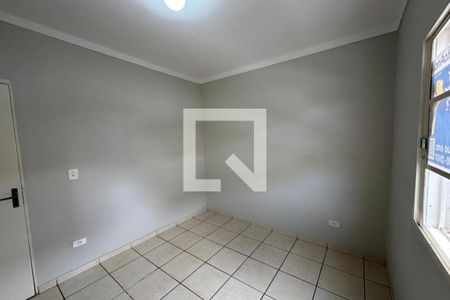 Dormitório 01 de apartamento para alugar com 2 quartos, 47m² em Jardim Interlagos, Ribeirão Preto